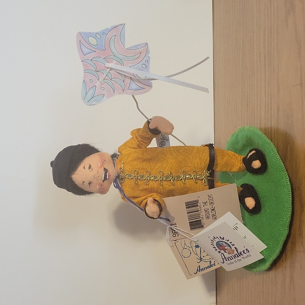 Annalee Doll Aound the World #2-Orient with Kite #9851